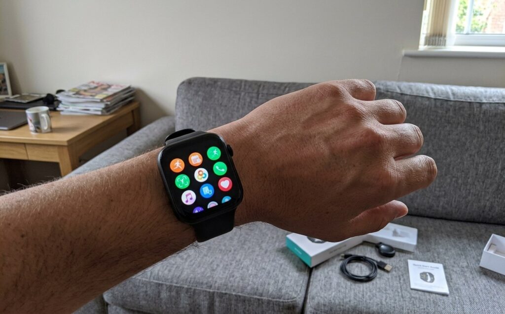 HONOR Watch 5 Compatibility with iPhone: What Works and What Doesn't. The menu appearance, of course, differs from Apple Watch, and it's noticeable. Photo.