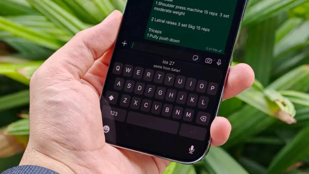 How to paste copied text with a single tap. Copied text is now visible above the keyboard and can be pasted with one touch. Photo.
