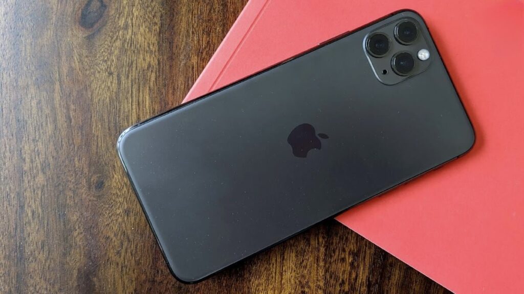Does iOS 27 speed up older iPhone models. Some tests were conducted on iPhone 11 Pro Max. Photo.