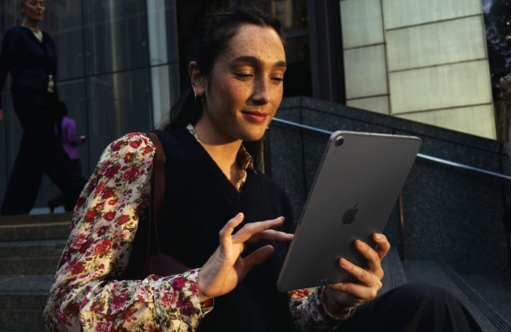 List of iPads supporting iPadOS 27. iPadOS supports a lot of tablets, including older ones. Photo.