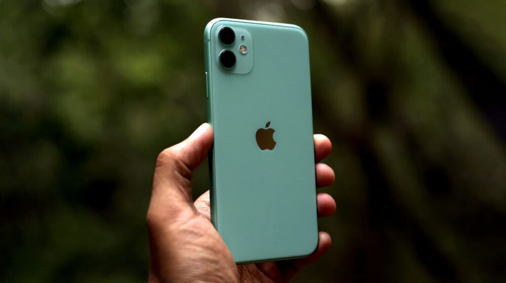Which iPhones will get iOS 27. iPhone 11 updated to iOS 26, but it's not all perfect. Photo.