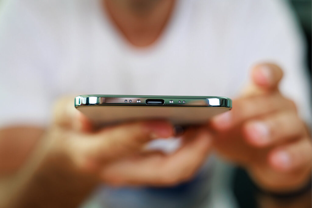 How Apple plans to increase iPhone Air battery life. The thin body is the main problem, and Apple will have to seriously figure out how to improve battery life. Photo.