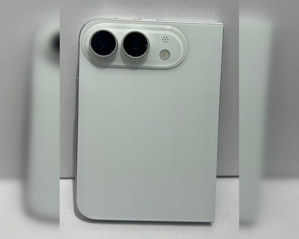 What colors the foldable iPhone will come in. There will apparently be only one color. Photo.