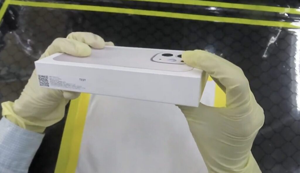 Video shows iPhone 17 Pro prototype. There's not even an Apple logo on the back of the smartphone. Photo.