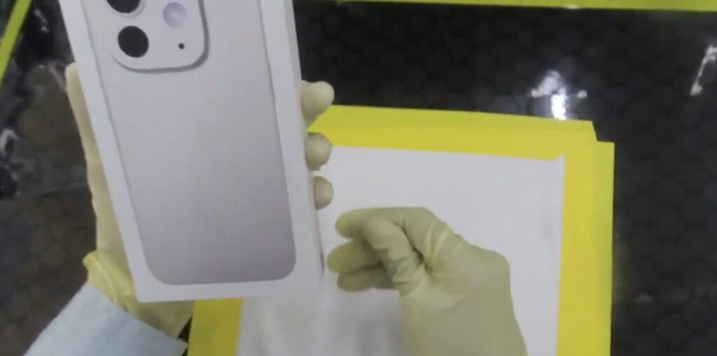 Video shows iPhone 17 Pro prototype. It looks like there's some kind of OnePlus in the box. Photo.