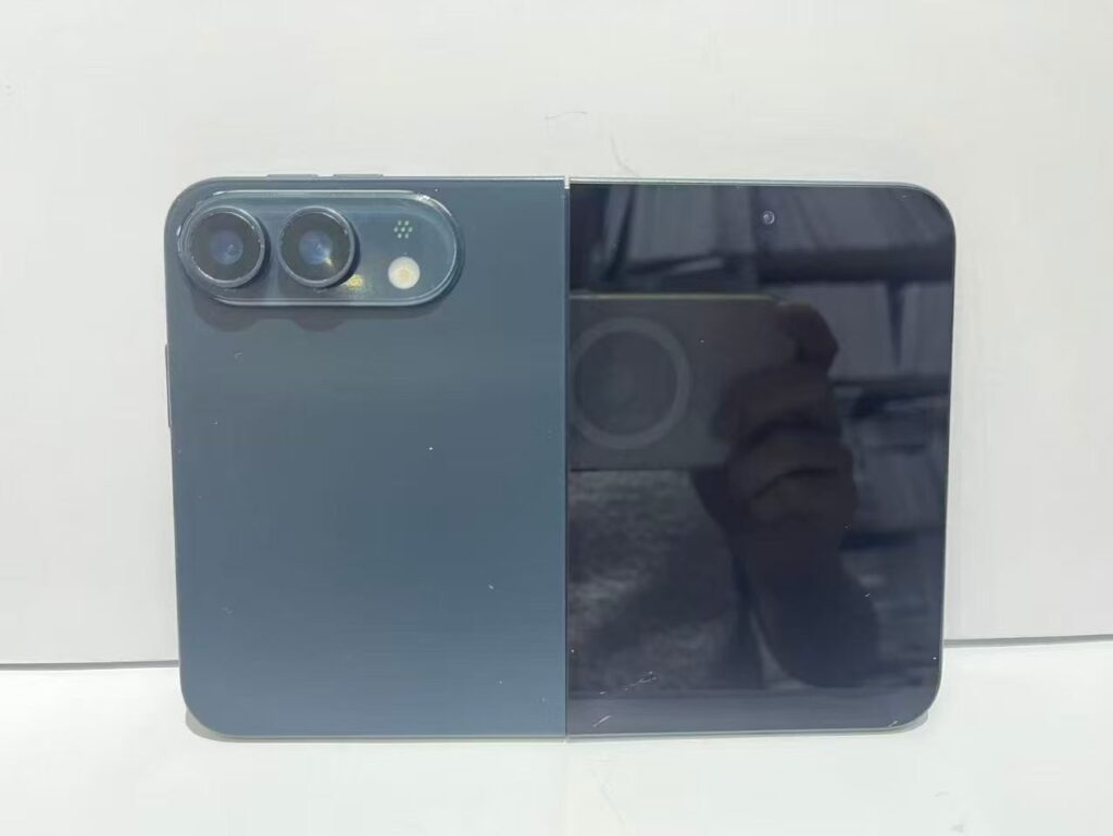 Where do the dimensions and design of iPhone Ultra mockups come from. There's even a version in black. Photo.