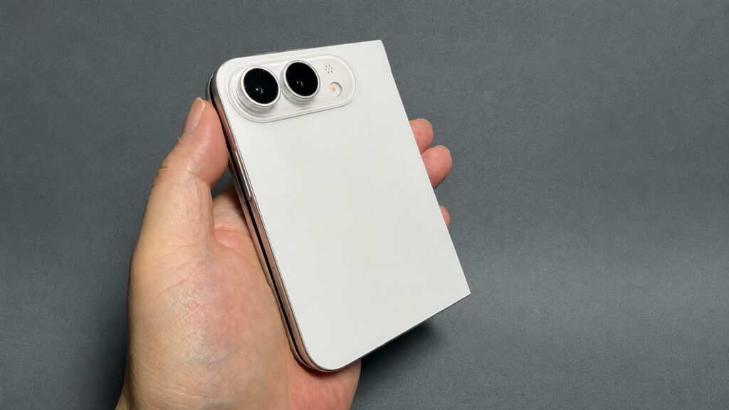 By the way, the mockups aren't cheap. 5 thousand rubles with shipping. Photo.
