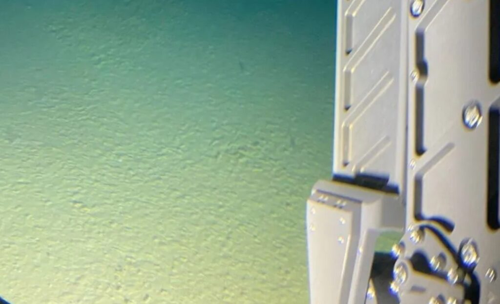 The smooth bottom of the Mariana Trench. Photo.