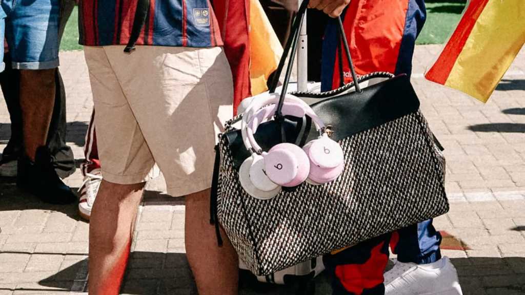 What colors will the new Beats headphones come in. There will be many color options. Photo.