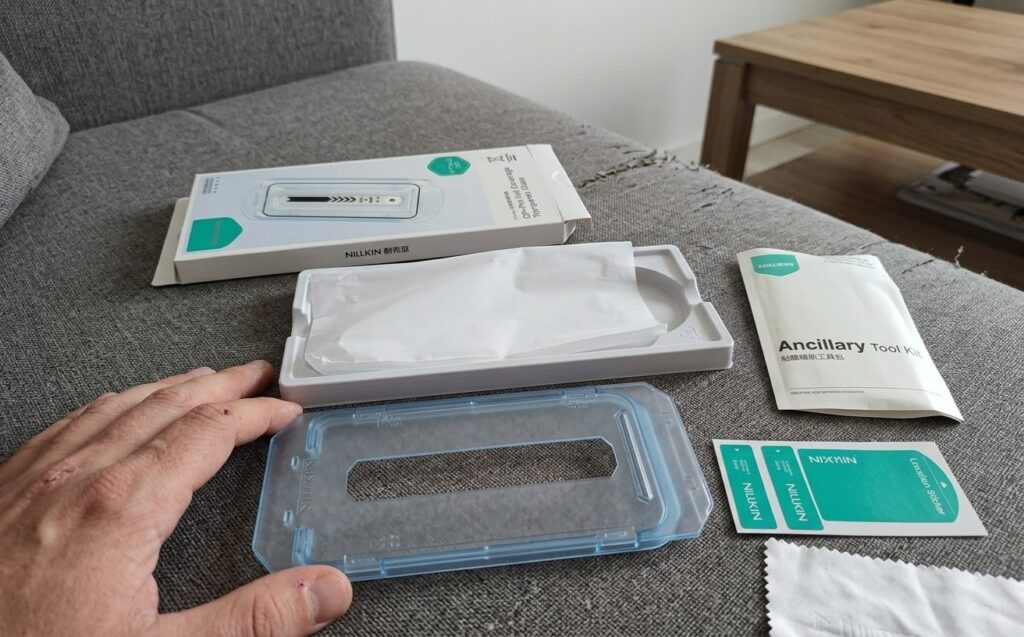 Screen protector for iPhone 17 Pro Max with installation kit. Anyone can apply this glass by themselves. Photo.