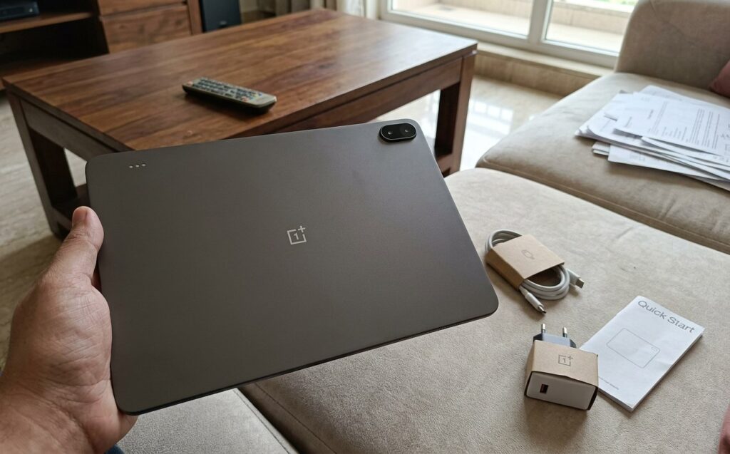 The tablet also looks stylish. Photo.
