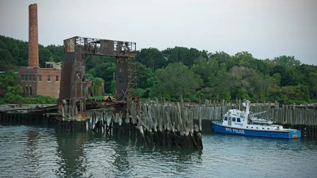 North Brother Island, New York. Photo.