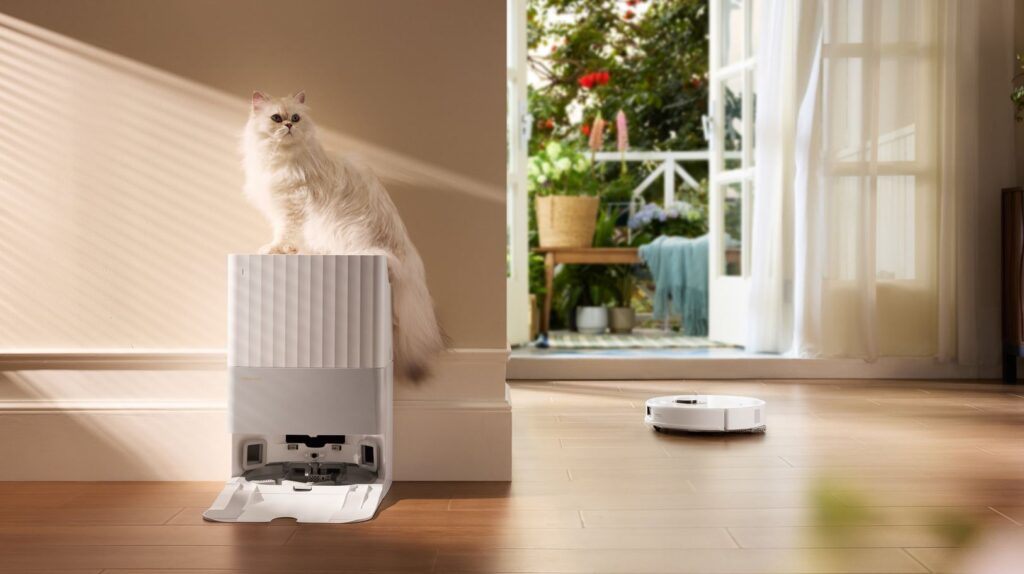 A robot vacuum for the home that handles any type of dirt