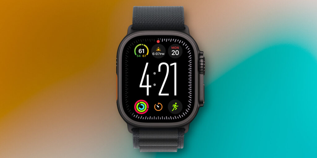 New Apple Watch face with large clock. Currently an Apple Watch Ultra exclusive, but apparently not for long. Photo.