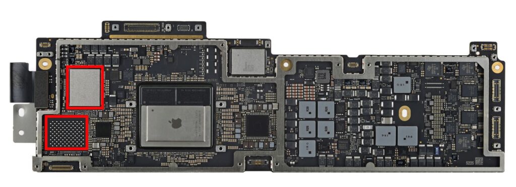 How the number of NAND chips affects drive speed. There are two memory slots, but only one is occupied. Photo.