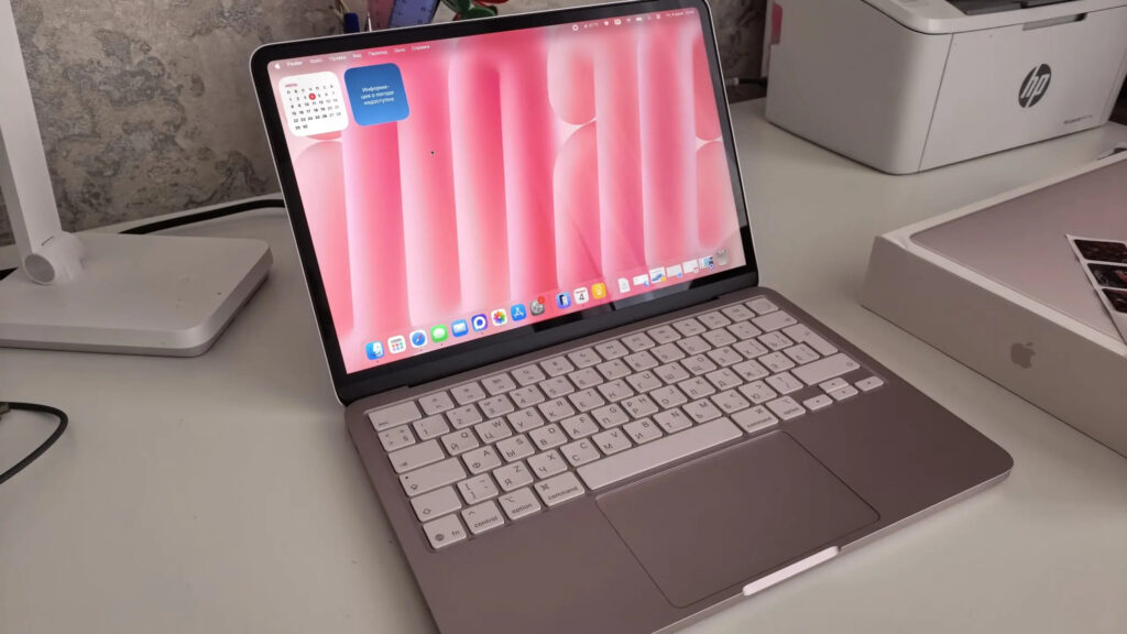 Is it worth paying more for a MacBook Air instead of MacBook Neo. Most people won't notice the difference between Neo and Air. Photo.