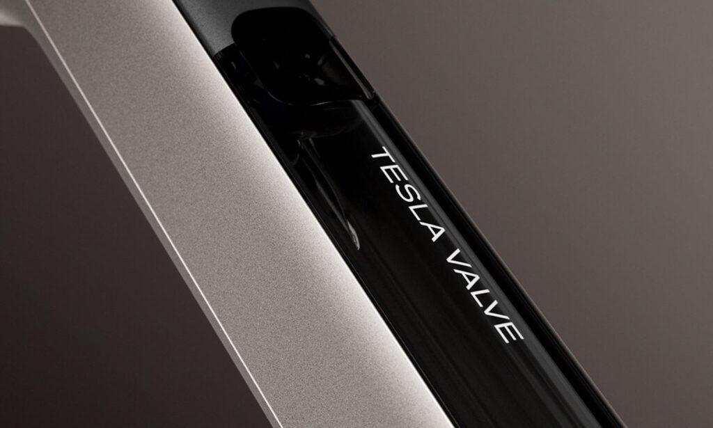 The smart Tesla Valve dispenser delivers the optimal amount of cleaning solution