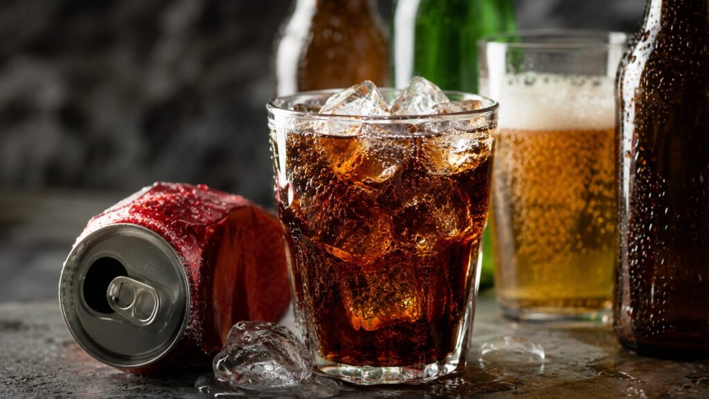 Carbonated drinks are very dangerous for the brain, while alcoholic beverages are maximally toxic to the brain. Photo.