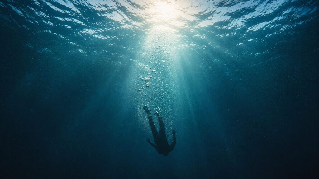 In real life, people don't drown like they do in movies. Photo.