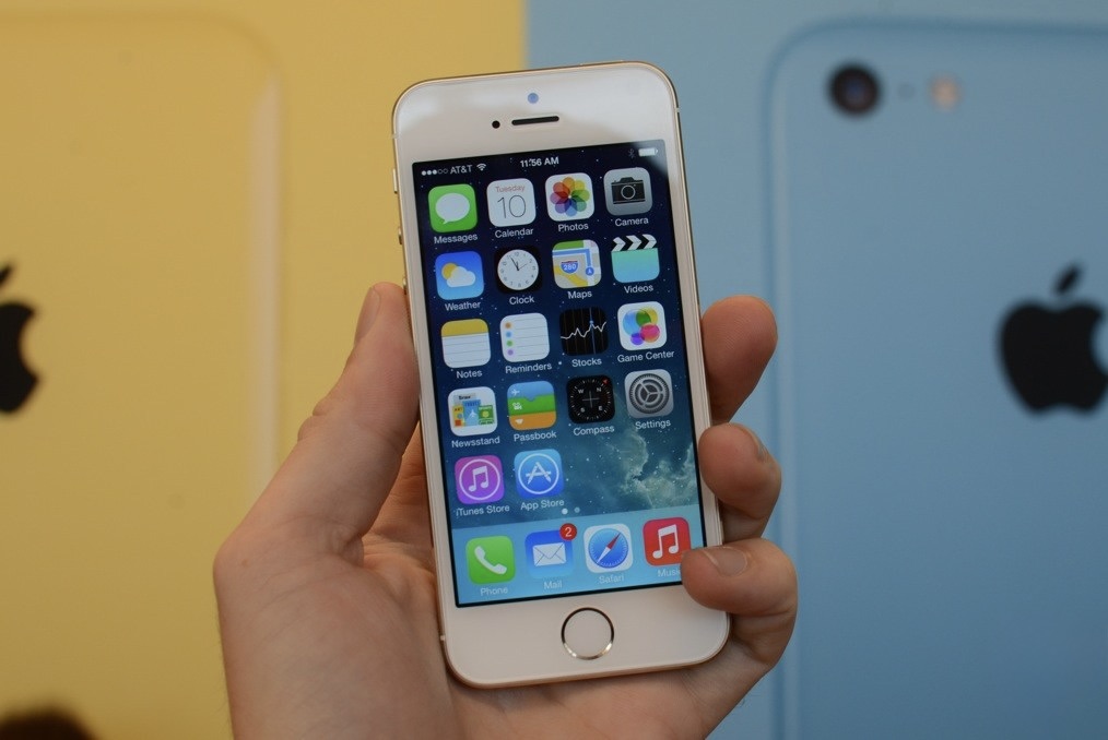 Which iPhones have already lost WhatsApp support. This old-timer can no longer be updated. Photo.