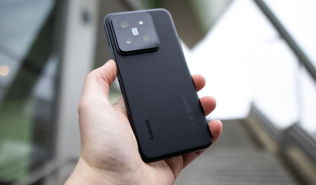 If you find this smartphone for under 35,000 rubles or want to buy it second-hand — go for it without hesitation
