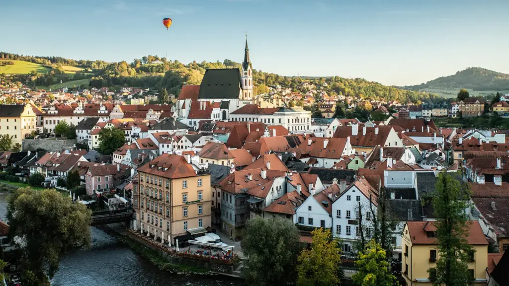 10 cities that look incredibly cozy and fairytale-like