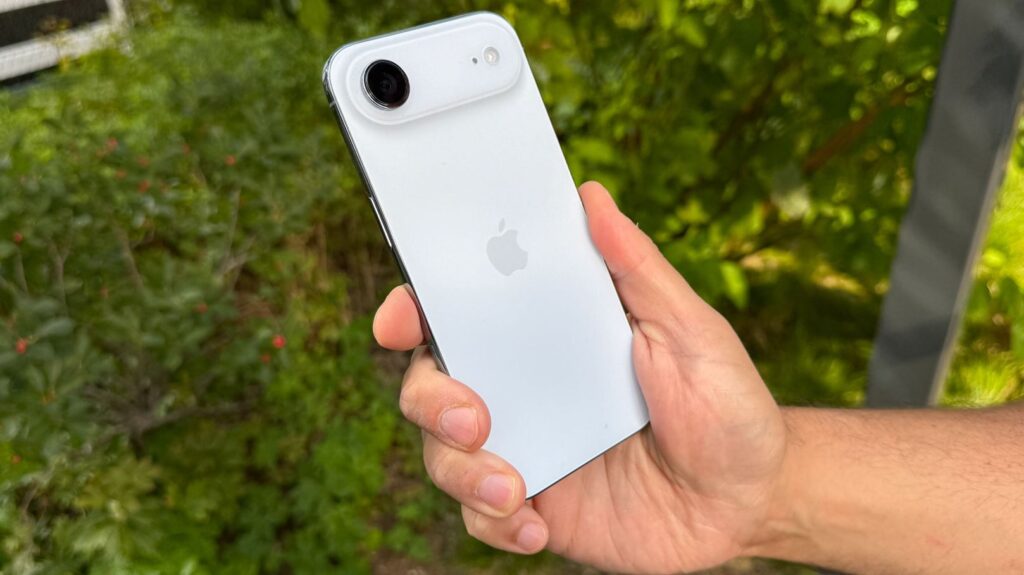 A business smartphone should be not only powerful but also stylish.
