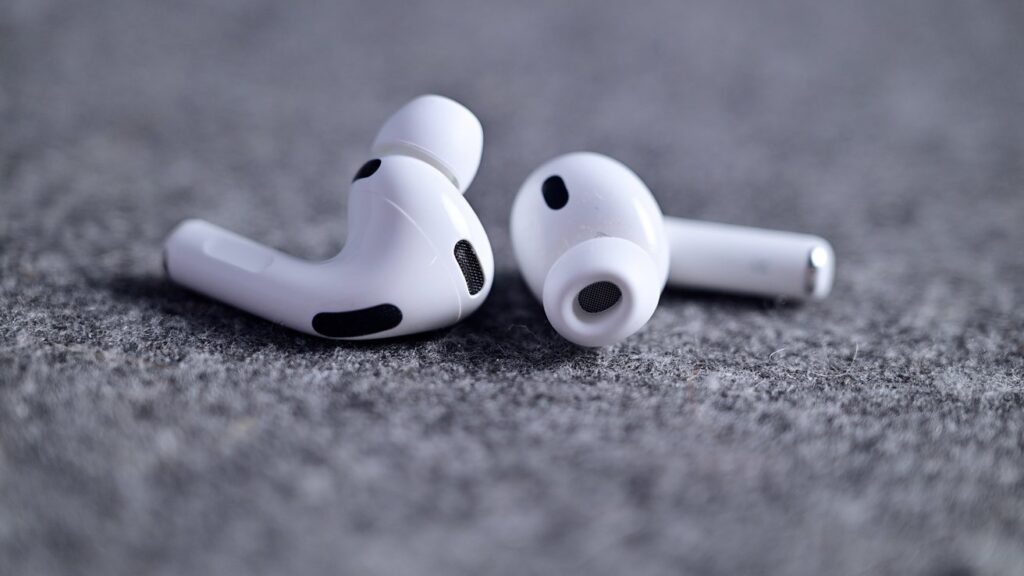 Which voice recorders and microphones are banned in Russia. AirPods and their copies also work for remote recording, but are completely legal. Photo.