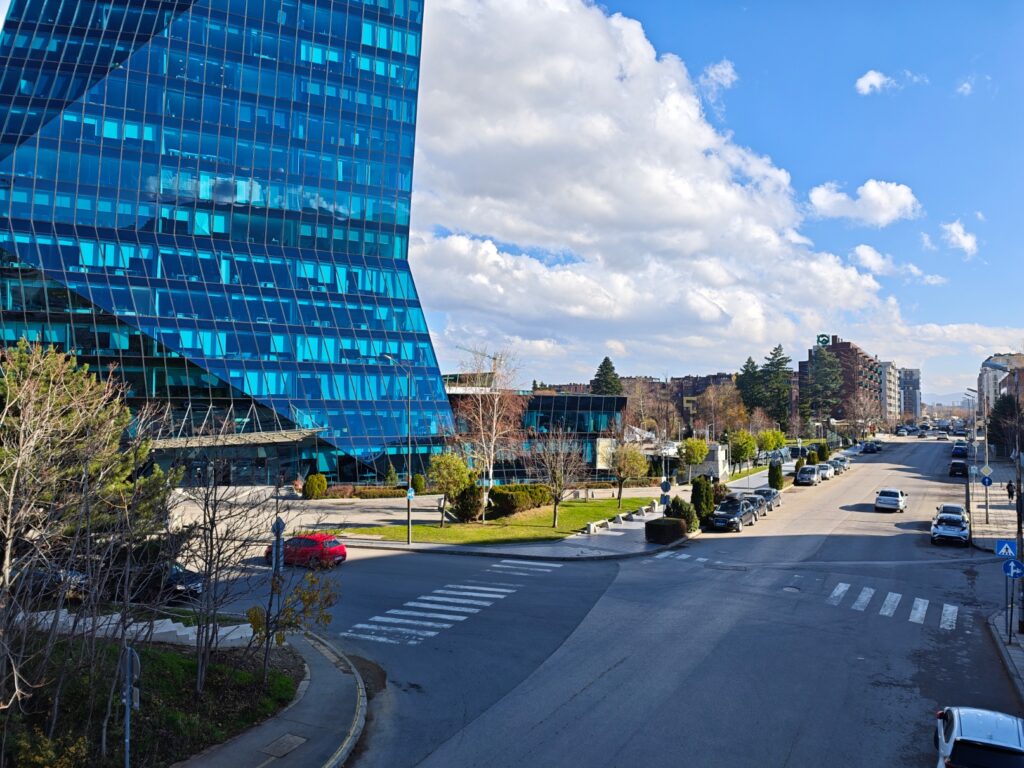 Daytime photo from POCO F8 Ultra camera. Image: gsmarena.com