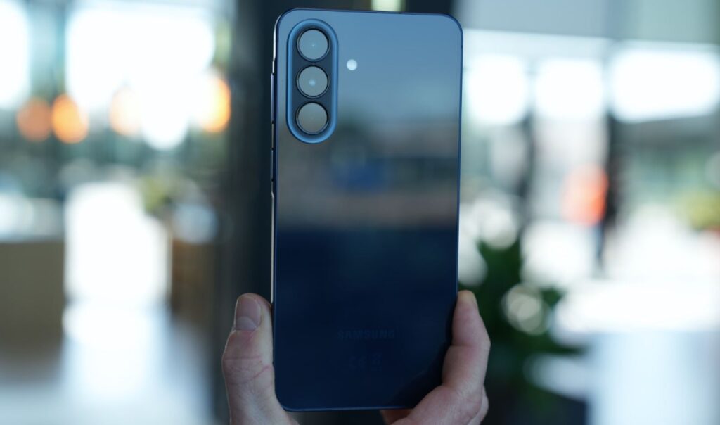 Samsung Galaxy A57 — a balanced smartphone instead of iPhone. Galaxy A57 — a sensible choice for all occasions. Photo.