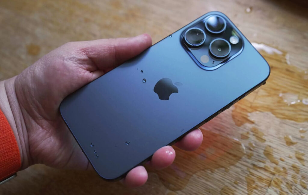 Which iPhones support Siri AI. To use the new Siri, you'll need at least an iPhone 15 Pro. Photo.