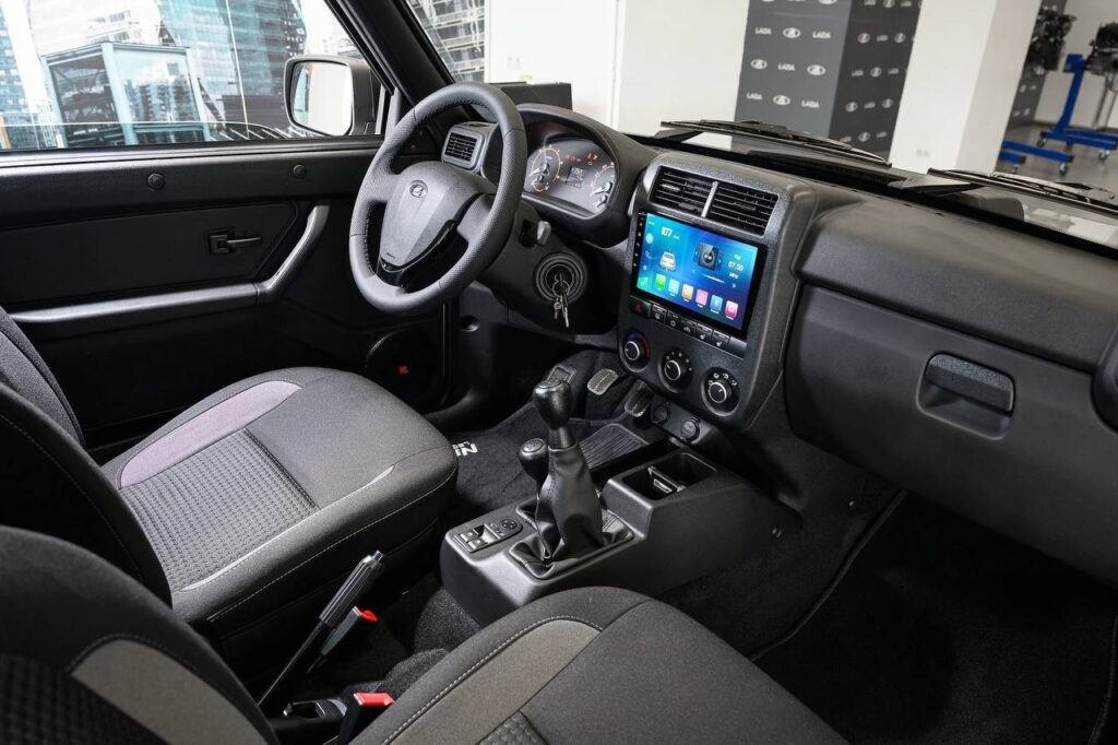 Interior of the new Niva. Photo.