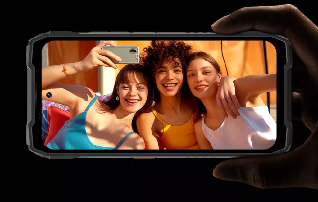 A rugged smartphone with an AMOLED screen is a rare find. Image: OSCAL