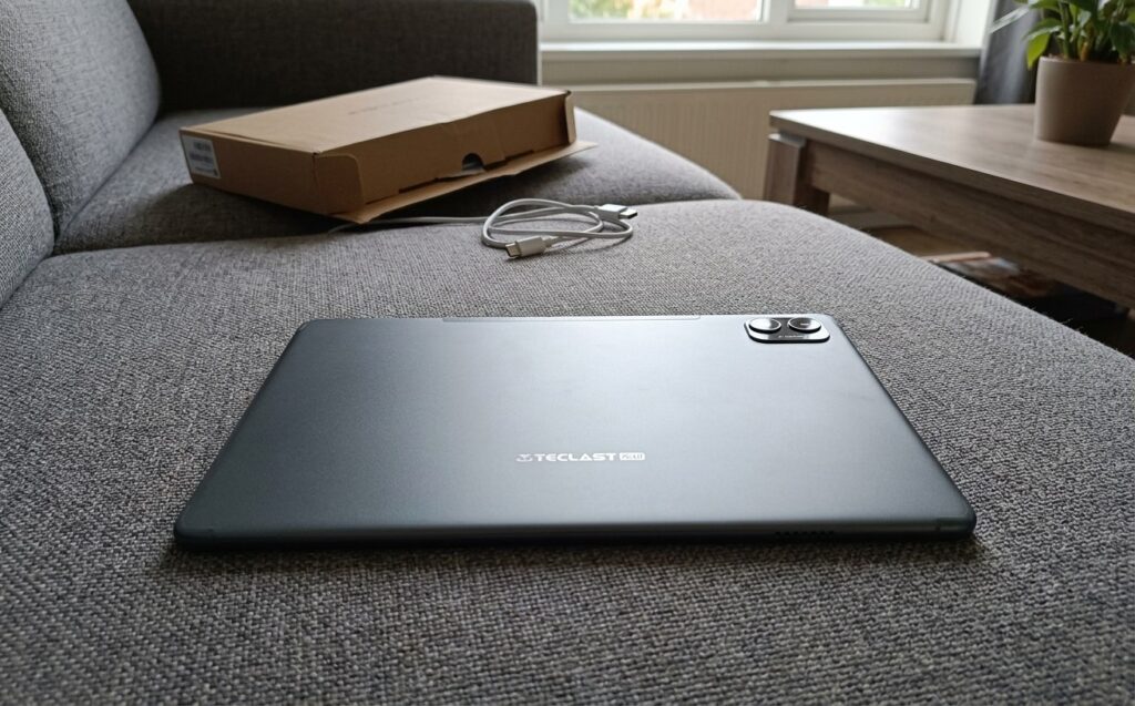 Which Tablet to Buy Under 10,000 Rubles. A tablet with all the essentials — no overpaying for nonsense. Photo.