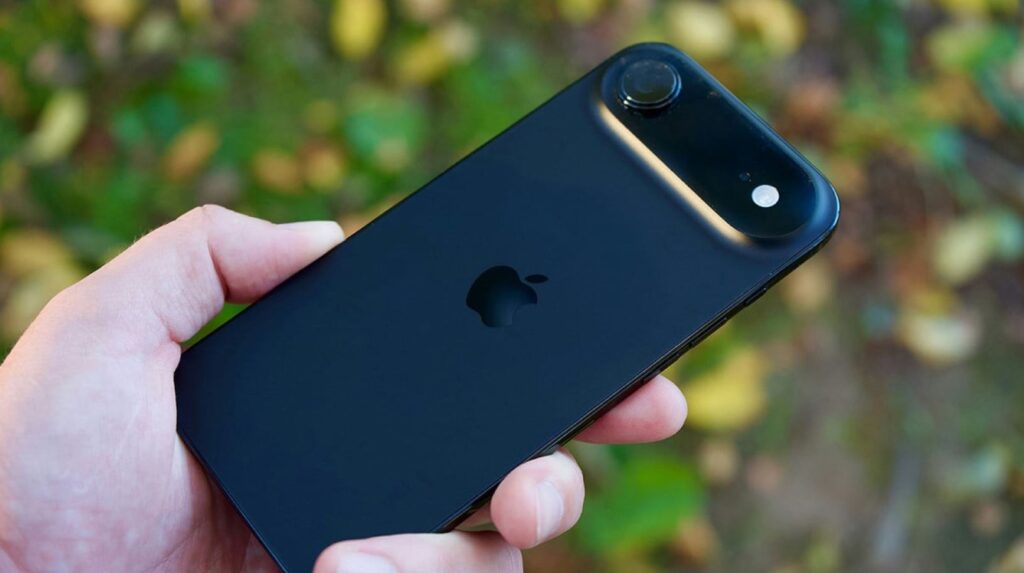 When will the iPhone Air 2 be released. The new Air 2 will take a bit longer to wait for. Photo.