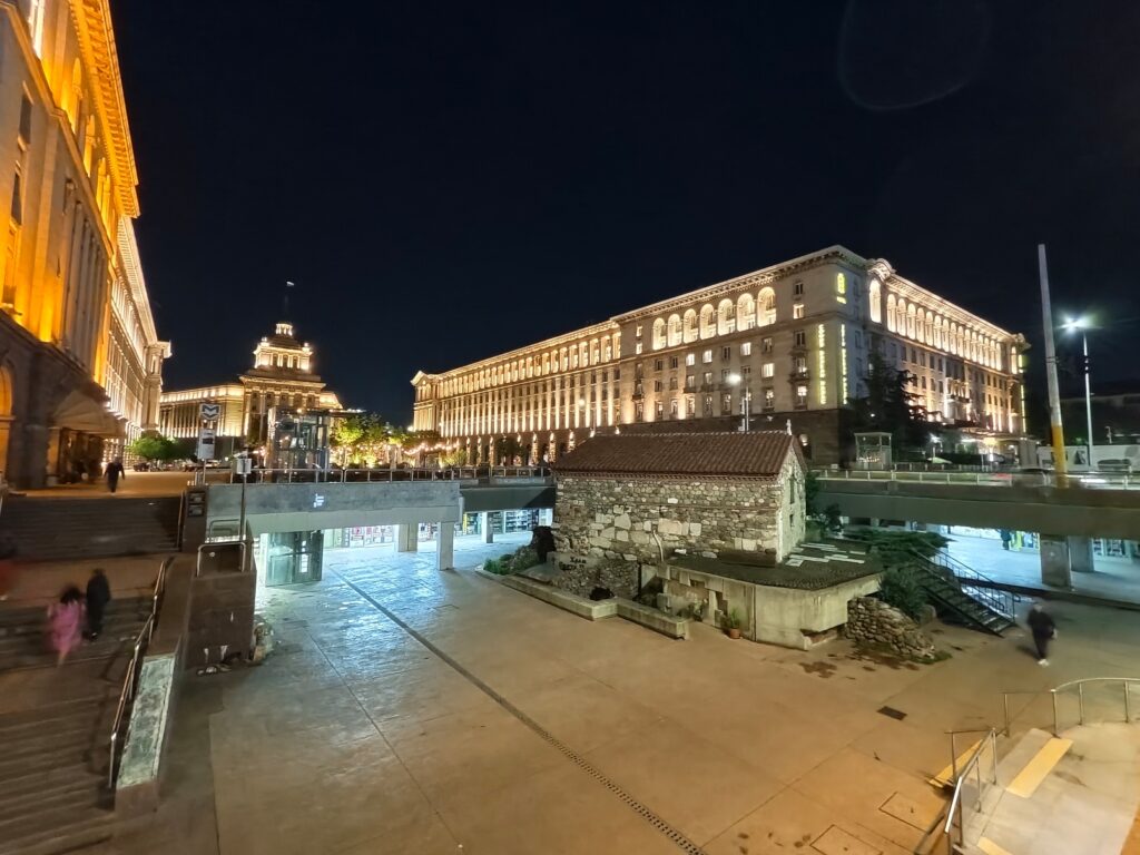 Ultra-wide photo on vivo X300 FE