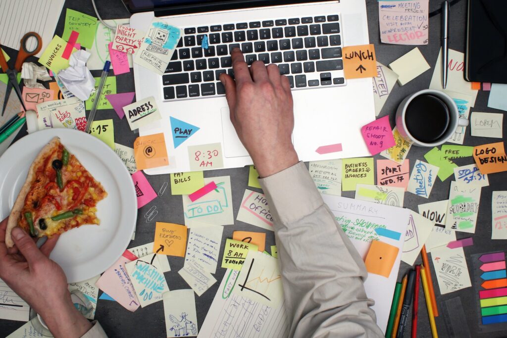 In open offices, people more often hide behind headphones than talk