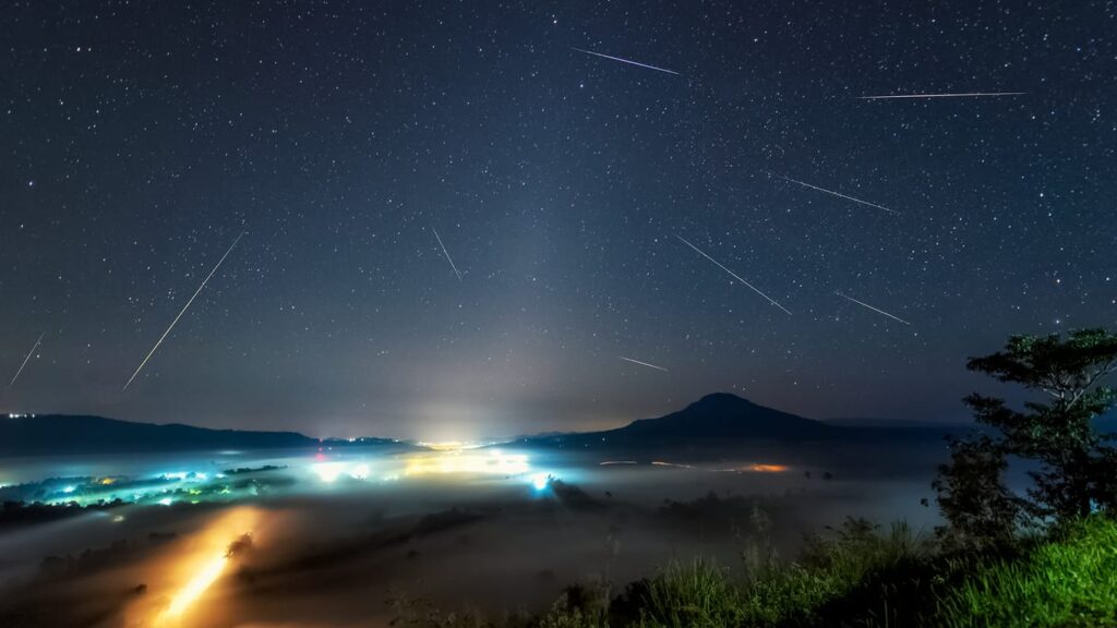 The best way to watch a meteor shower is to lie down and take in as much sky as possible. Image source: starwalk.space. Photo.