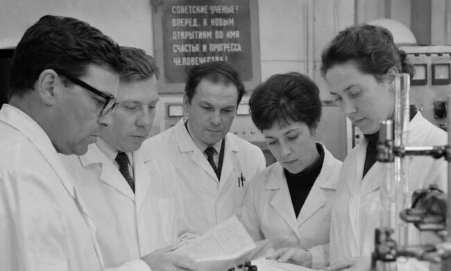 Russia Plans to Train AI on Billions of Soviet-Era Scientific Records