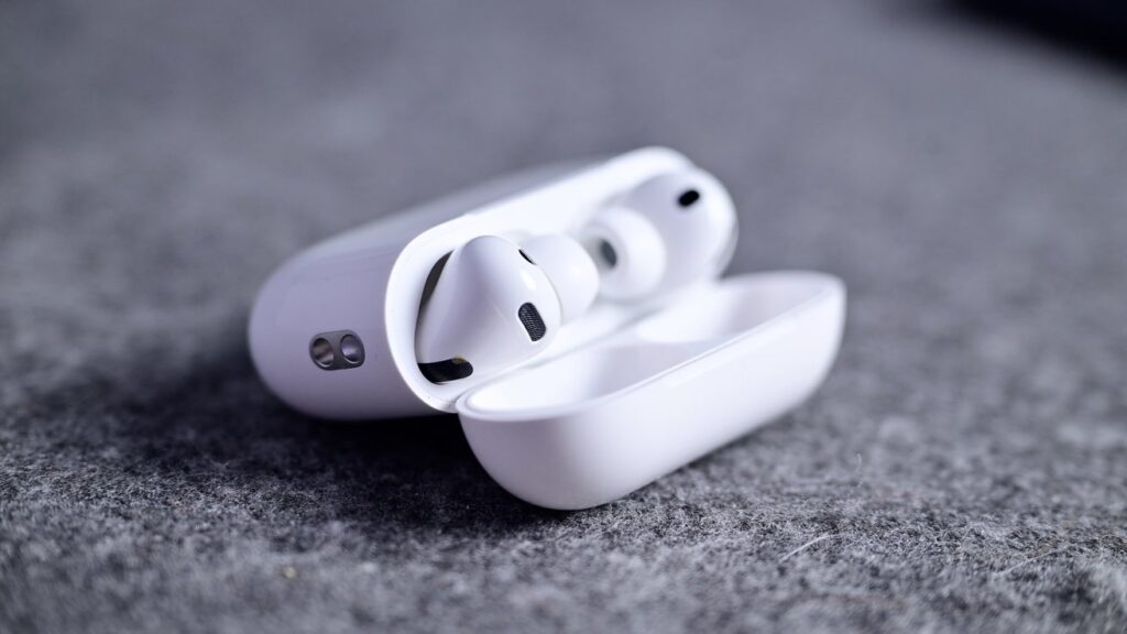 What the case actually does. First and foremost, the case protects and charges the earbuds. Photo.