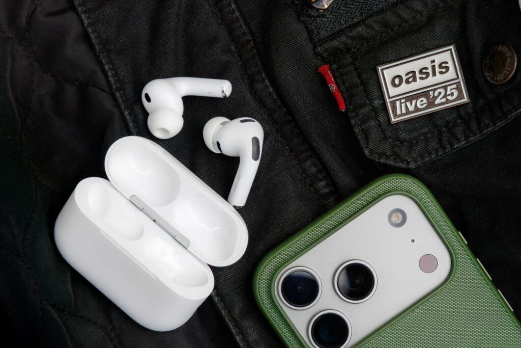 AirPods work on their own without the case. You can use AirPods without the case, but battery life is the catch. Photo.