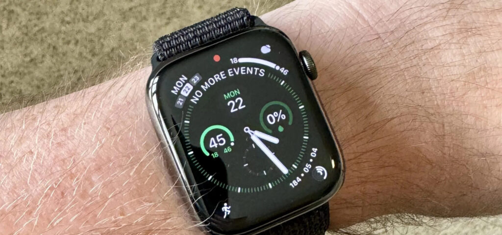 Turning off automatic time is a bad idea. Do not disable time synchronization; it is a very useful feature. Photo.