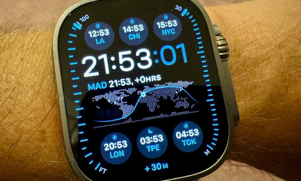 Why a watch that runs slightly fast helps you stop being late. The time offset feature works on all Apple Watch models and applies to every watch face. Photo.