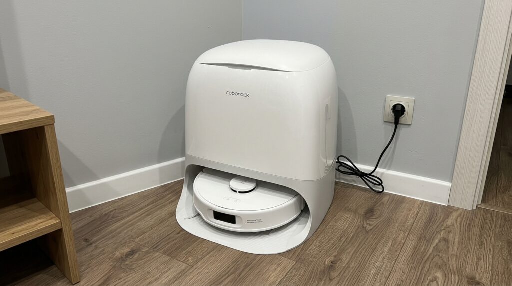 The next step up in the Qrevo line with more capable station maintenance. Photo.
