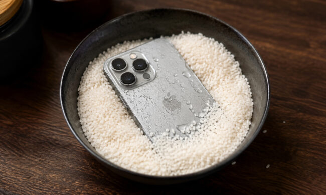 Don’t Put a Wet iPhone in Rice: What Actually Helps It Dry Safely