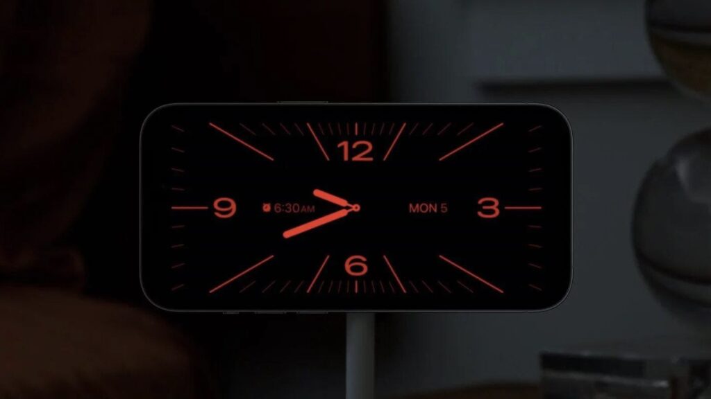 Night Mode in StandBy on an iPhone