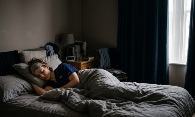 How Night Shift Work Affects the Body, and Why People Adapt Faster Than Their Biology